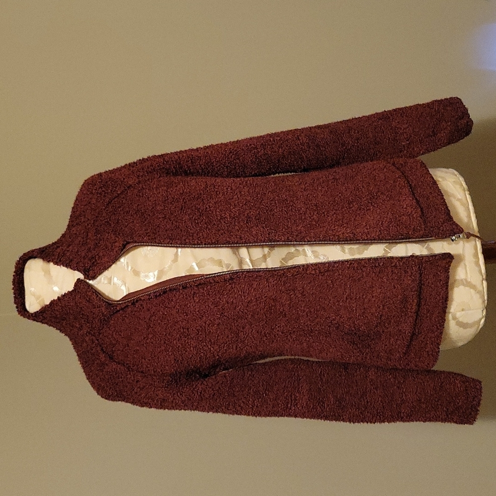 ladies burgundy sweater sz M